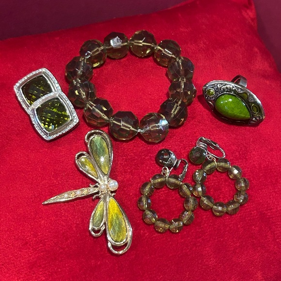 Dalsheim Green Bead Earrings & Jewelry 5 - LOT - Picture 1 of 11